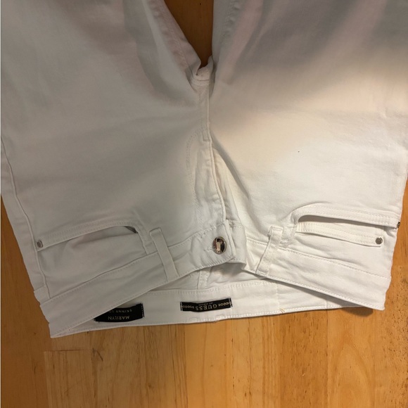 Size 23 Guess Women's Cream Skinny Jeans - Picture 2 of 6